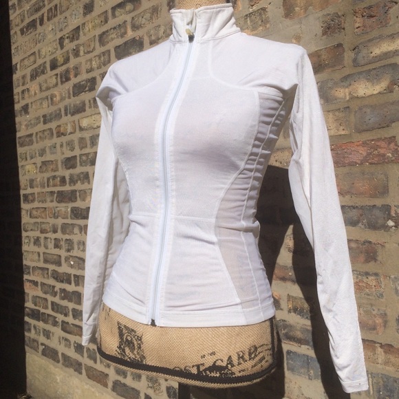 lululemon athletica Jackets & Blazers - {Lululemon} Catch Me Air Jacket